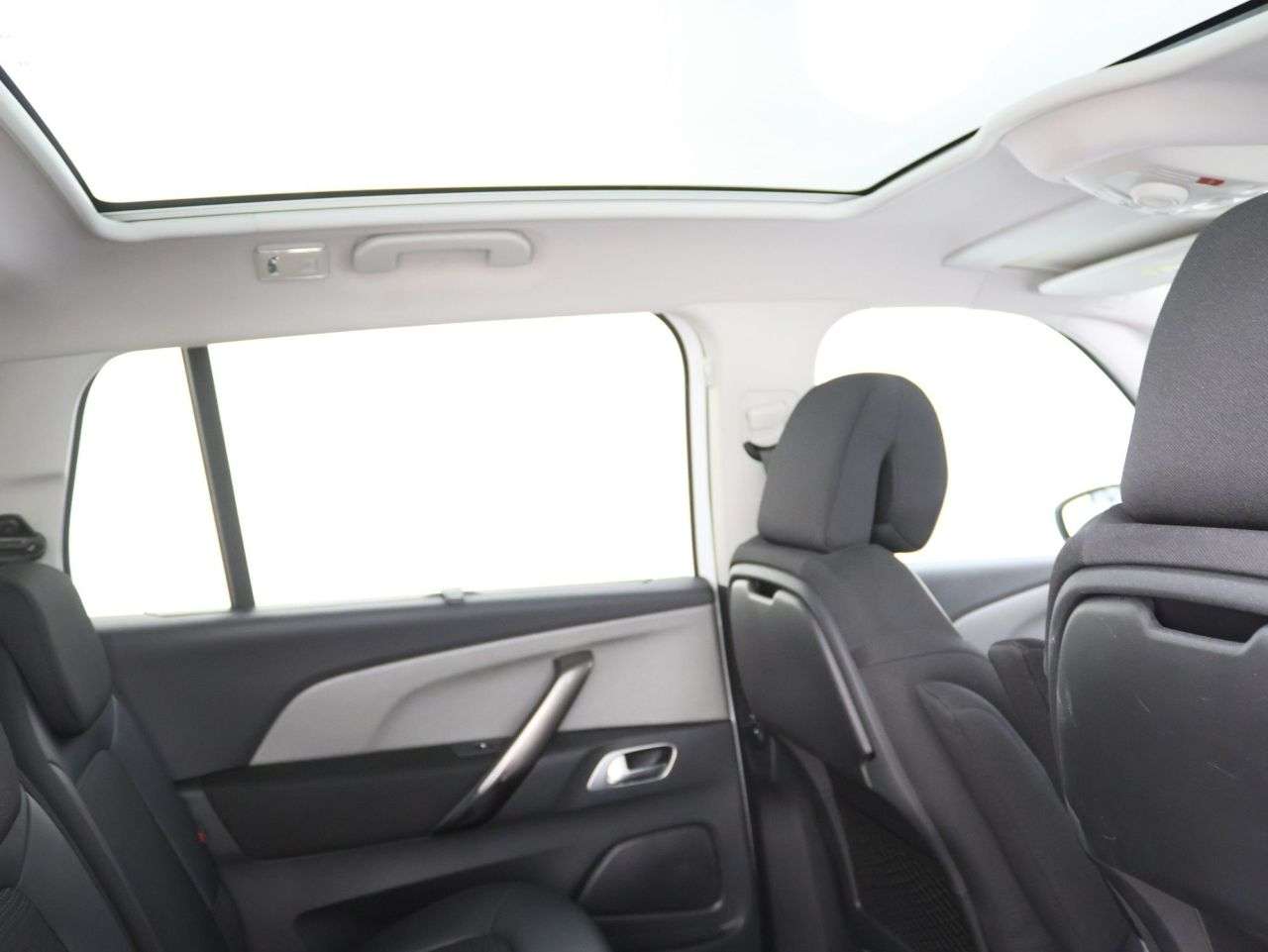 A 2022 CITROEN GRAND C4 SPACETOURER 1.5 BlueHDi Shine MPV 5dr Diesel Manual Euro 6 (s/s) (130 ps) A 2022 CITROEN GRAND C4 SPACETOURER 1.5 BlueHDi Shine MPV 5dr Diesel Manual Euro 6 (s/s) (130 ps)