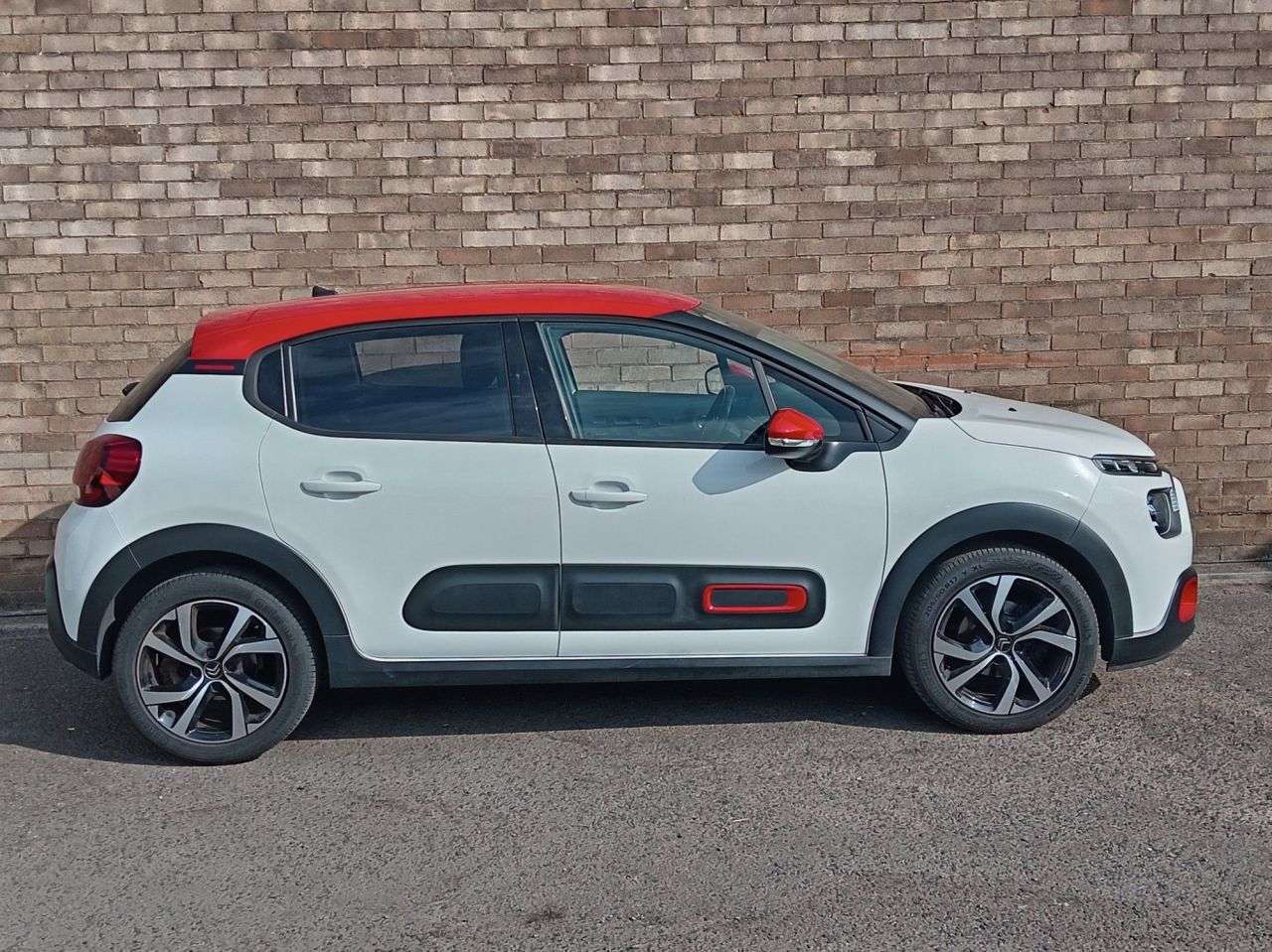 A 2022 CITROEN C3 1.2 PureTech Shine Plus Hatchback 5dr Petrol EAT6 Euro 6 (s/s) (110 ps) A 2022 CITROEN C3 1.2 PureTech Shine Plus Hatchback 5dr Petrol EAT6 Euro 6 (s/s) (110 ps)