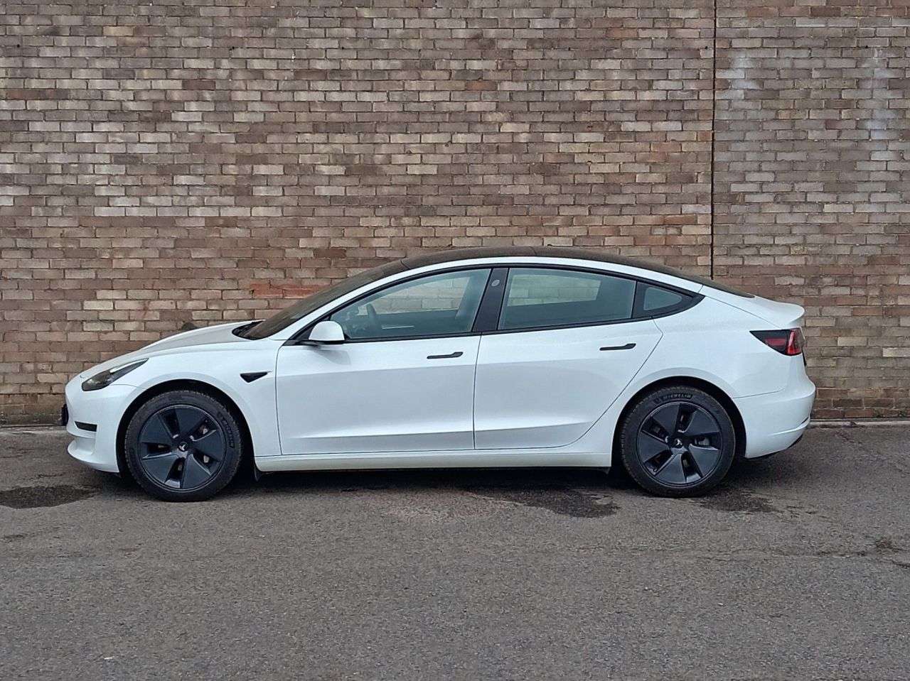 A 2023 TESLA MODEL 3 Long Range Saloon 4dr Electric Auto RWD (282 ps) A 2023 TESLA MODEL 3 Long Range Saloon 4dr Electric Auto RWD (282 ps)