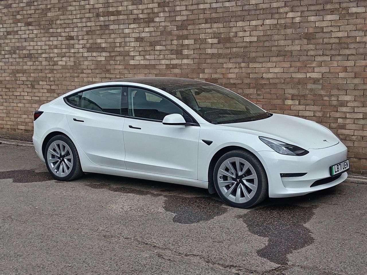 A 2021 TESLA MODEL 3 (Dual Motor) Long Range Saloon 4dr Electric Auto 4WDE (346 ps) A 2021 TESLA MODEL 3 (Dual Motor) Long Range Saloon 4dr Electric Auto 4WDE (346 ps)