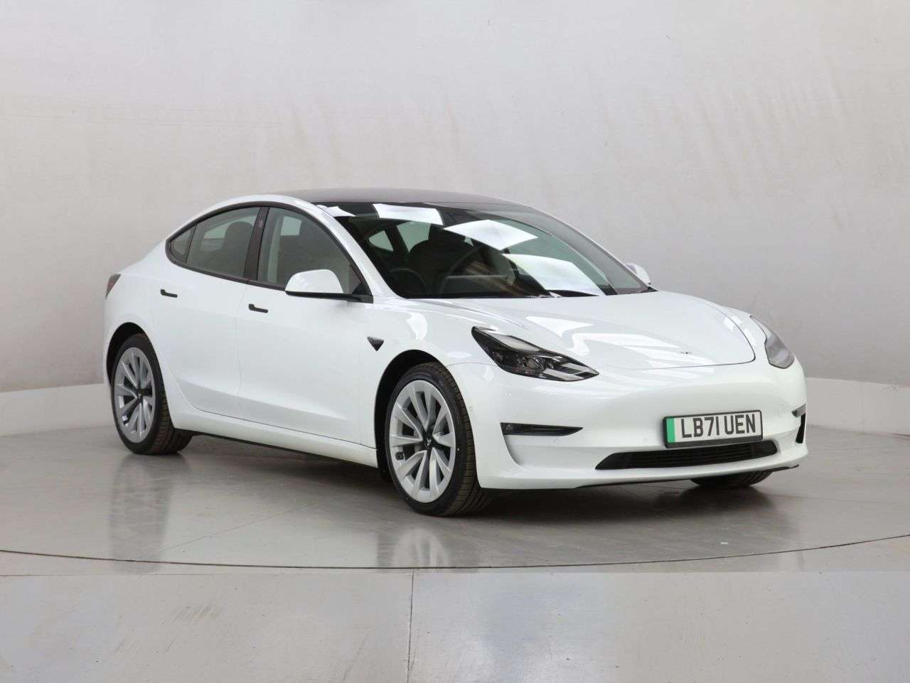 A 2021 TESLA MODEL 3 (Dual Motor) Long Range Saloon 4dr Electric Auto 4WDE (346 ps) A 2021 TESLA MODEL 3 (Dual Motor) Long Range Saloon 4dr Electric Auto 4WDE (346 ps)