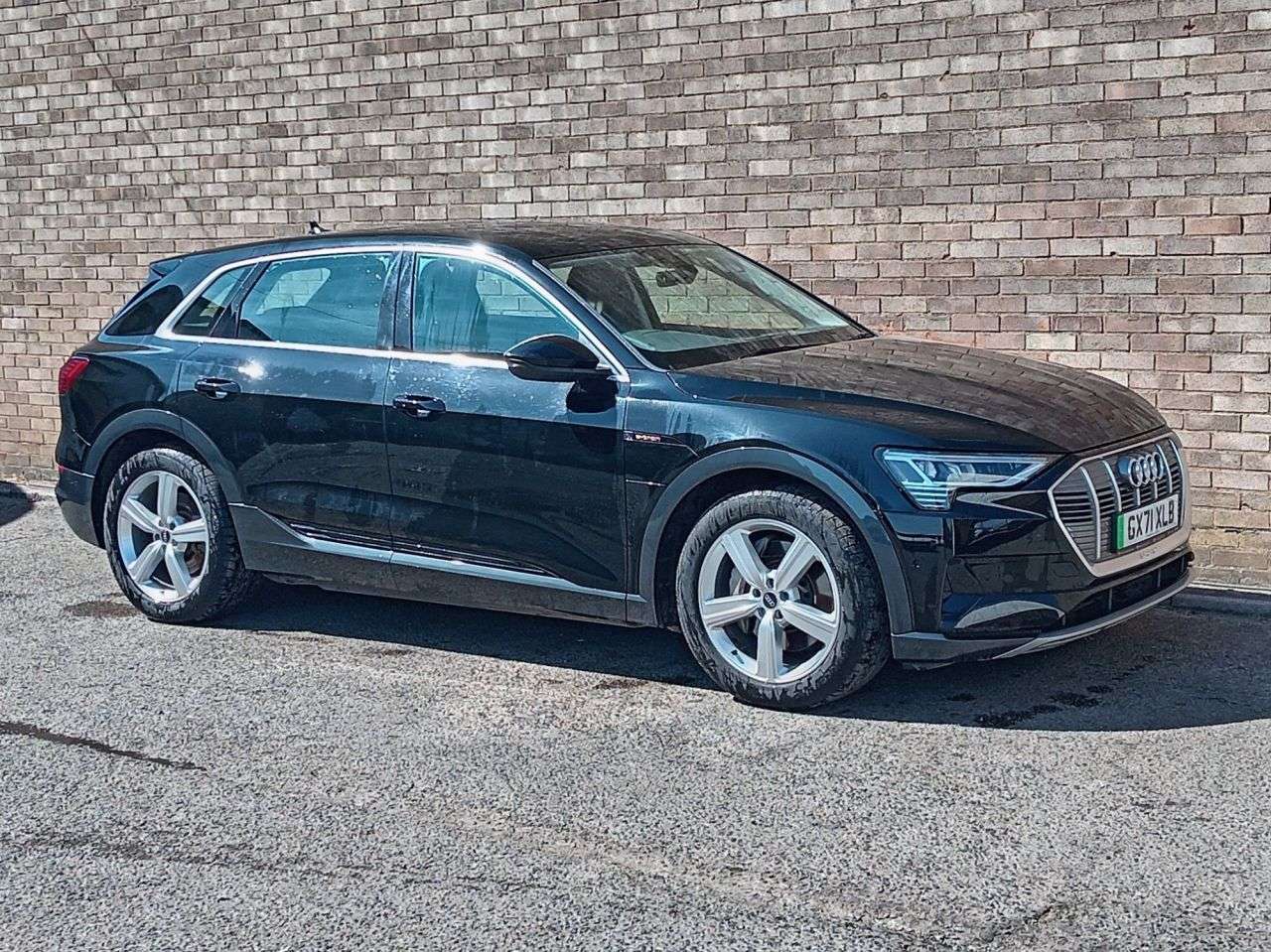 A 2021 AUDI E-TRON 50 Technik SUV 5dr Electric Auto quattro 71.2kWh (11kW Charger) (313 ps) A 2021 AUDI E-TRON 50 Technik SUV 5dr Electric Auto quattro 71.2kWh (11kW Charger) (313 ps)