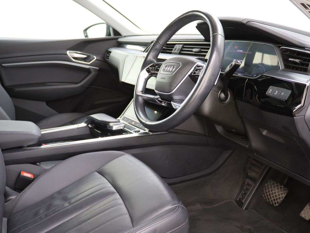 2021 AUDI E-TRON 2021 AUDI E-TRON