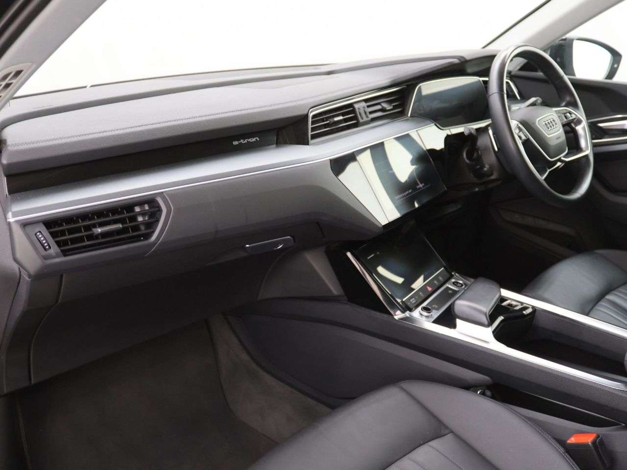 2021 AUDI E-TRON 2021 AUDI E-TRON