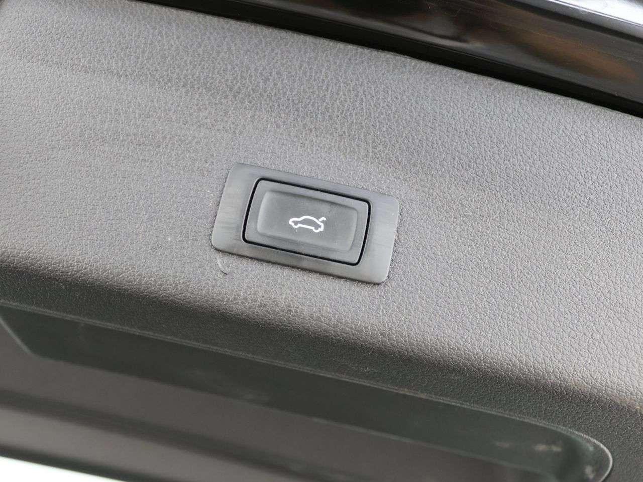 2021 AUDI E-TRON 2021 AUDI E-TRON