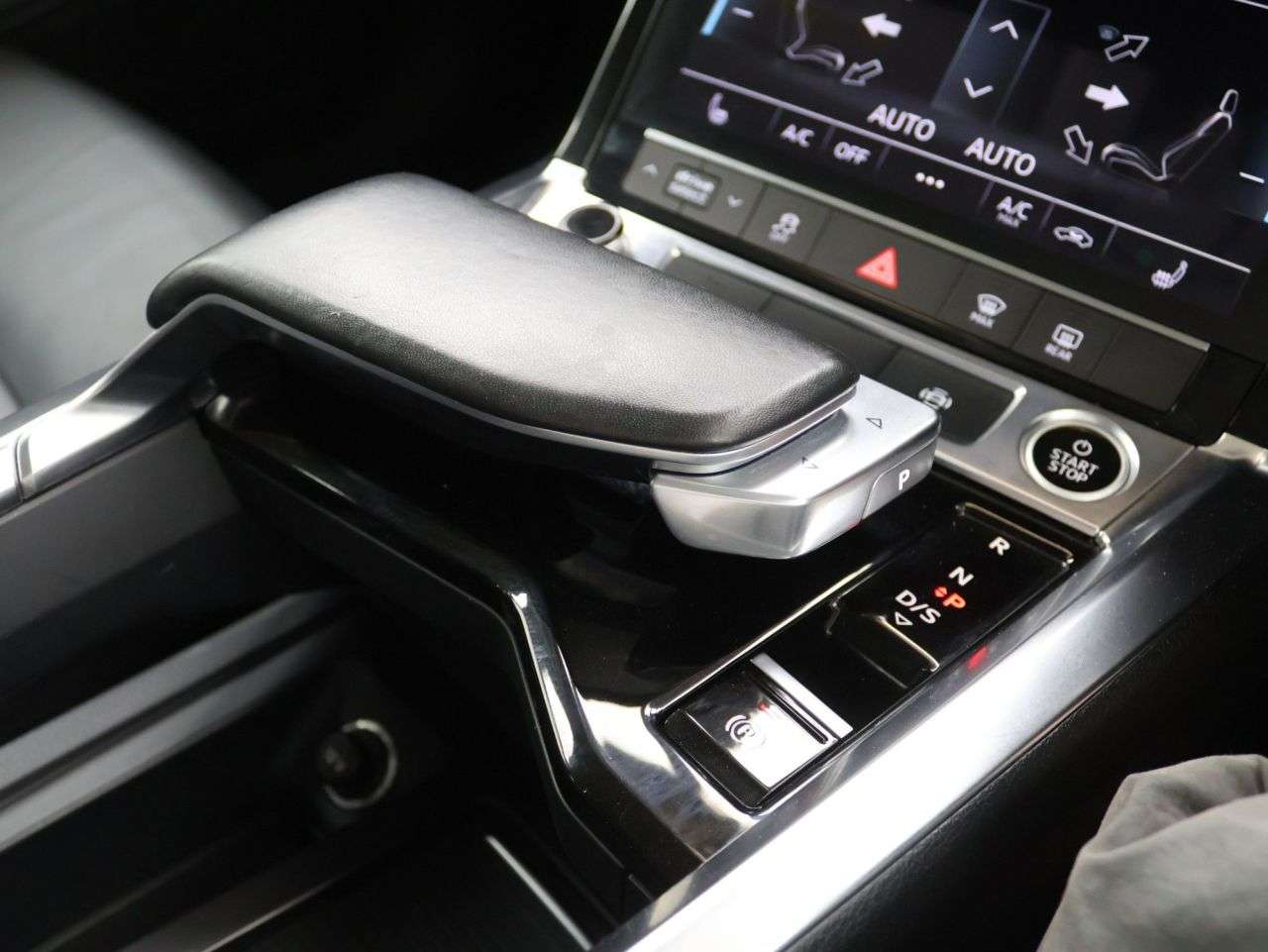 2021 AUDI E-TRON 2021 AUDI E-TRON
