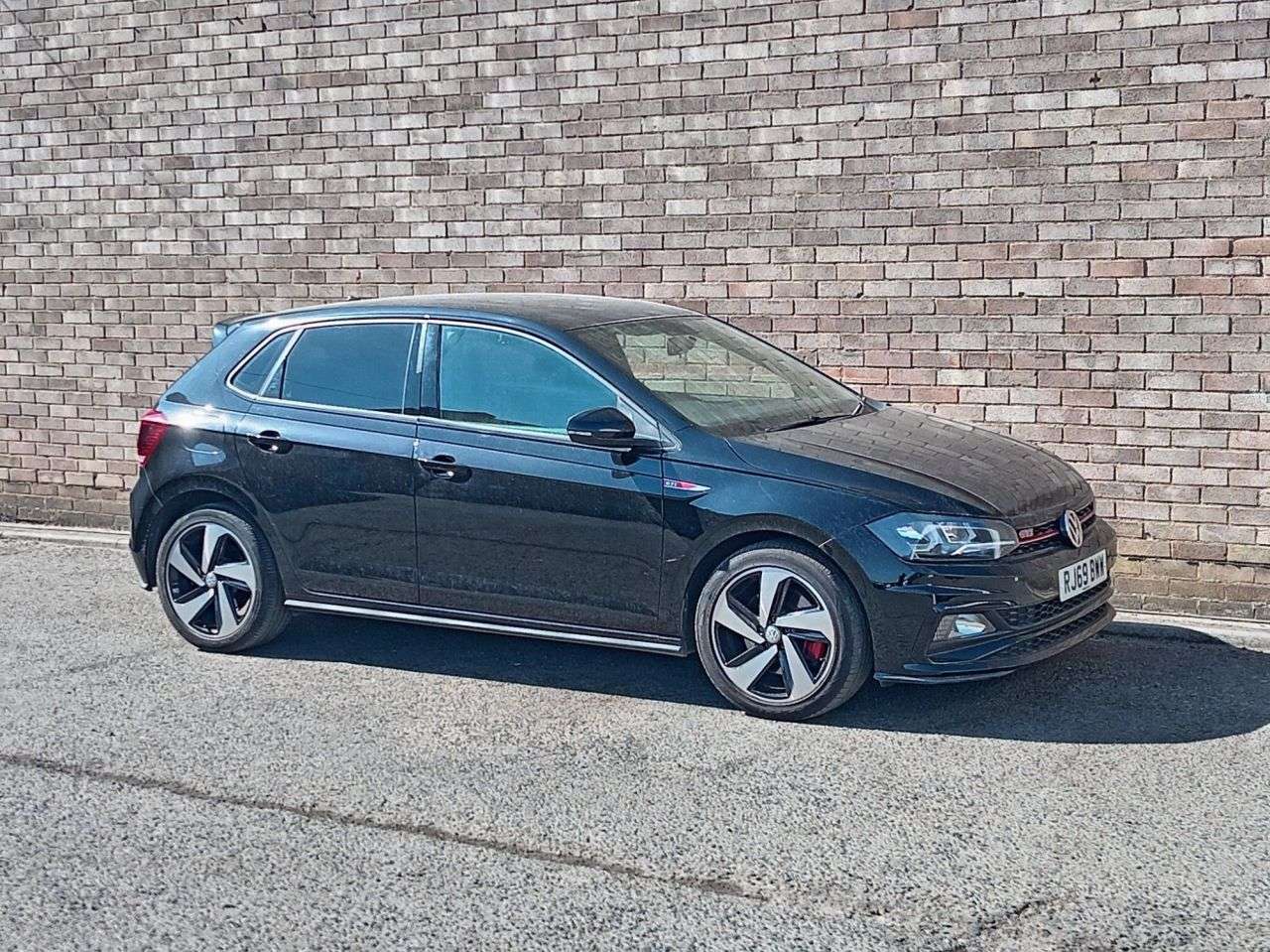 A 2019 VOLKSWAGEN POLO 2.0 TSI GPF GTI Hatchback 5dr Petrol DSG Euro 6 (s/s) (200 ps) A 2019 VOLKSWAGEN POLO 2.0 TSI GPF GTI Hatchback 5dr Petrol DSG Euro 6 (s/s) (200 ps)