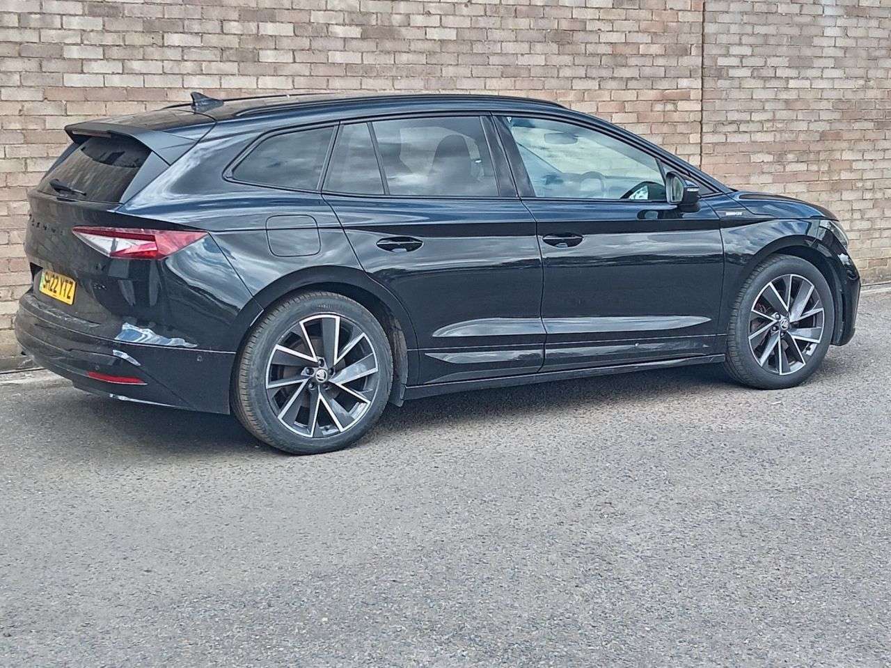A 2022 SKODA ENYAQ iV 82kWh 80x SportLine SUV 5dr Electric Auto 4WD (DC125kW) (265 ps) A 2022 SKODA ENYAQ iV 82kWh 80x SportLine SUV 5dr Electric Auto 4WD (DC125kW) (265 ps)