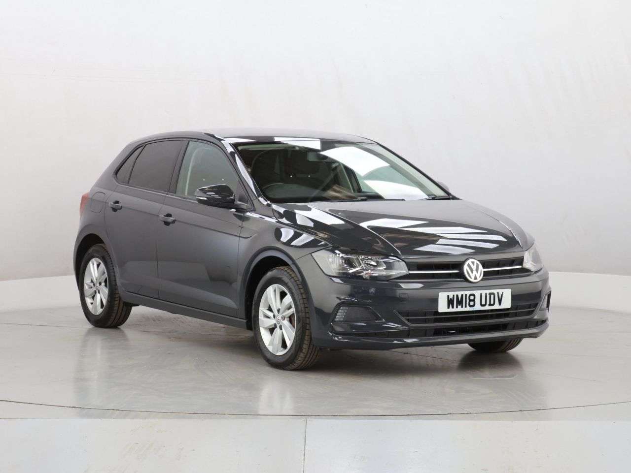 A 2018 VOLKSWAGEN POLO SE A 2018 VOLKSWAGEN POLO SE