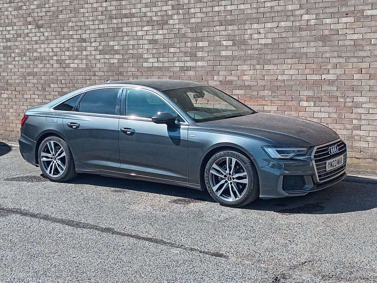 A 2023 AUDI A6 SALOON 2.0 TFSI 40 S line Saloon 4dr Petrol S Tronic Euro 6 (s/s) (204 ps) A 2023 AUDI A6 SALOON 2.0 TFSI 40 S line Saloon 4dr Petrol S Tronic Euro 6 (s/s) (204 ps)
