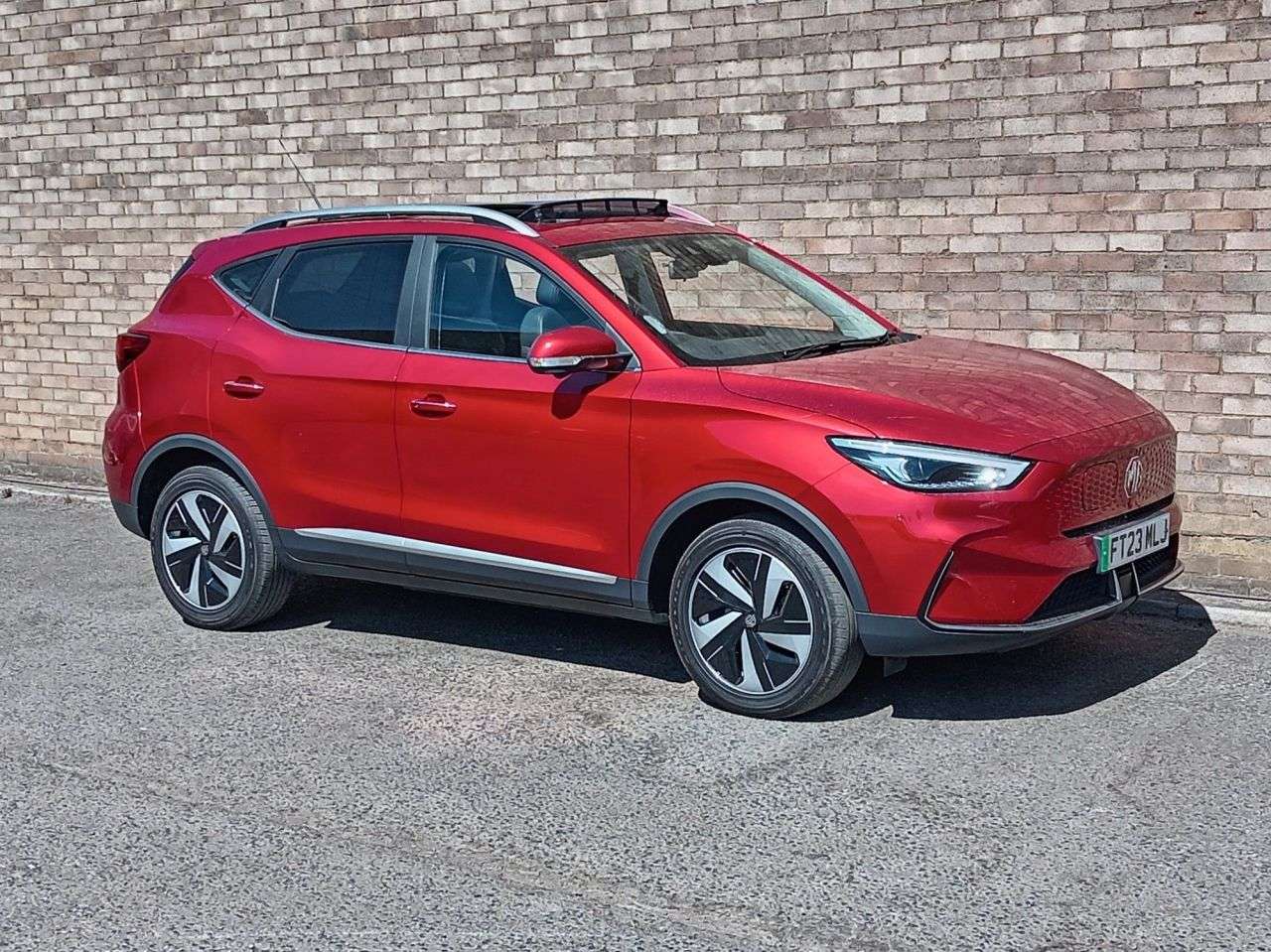A 2023 MG MG ZS 72.6kWh Trophy Long Range SUV 5dr Electric Auto (156 ps) A 2023 MG MG ZS 72.6kWh Trophy Long Range SUV 5dr Electric Auto (156 ps)