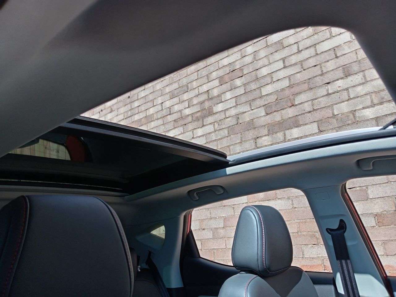 A 2023 MG MG ZS 72.6kWh Trophy Long Range SUV 5dr Electric Auto (156 ps) A 2023 MG MG ZS 72.6kWh Trophy Long Range SUV 5dr Electric Auto (156 ps)