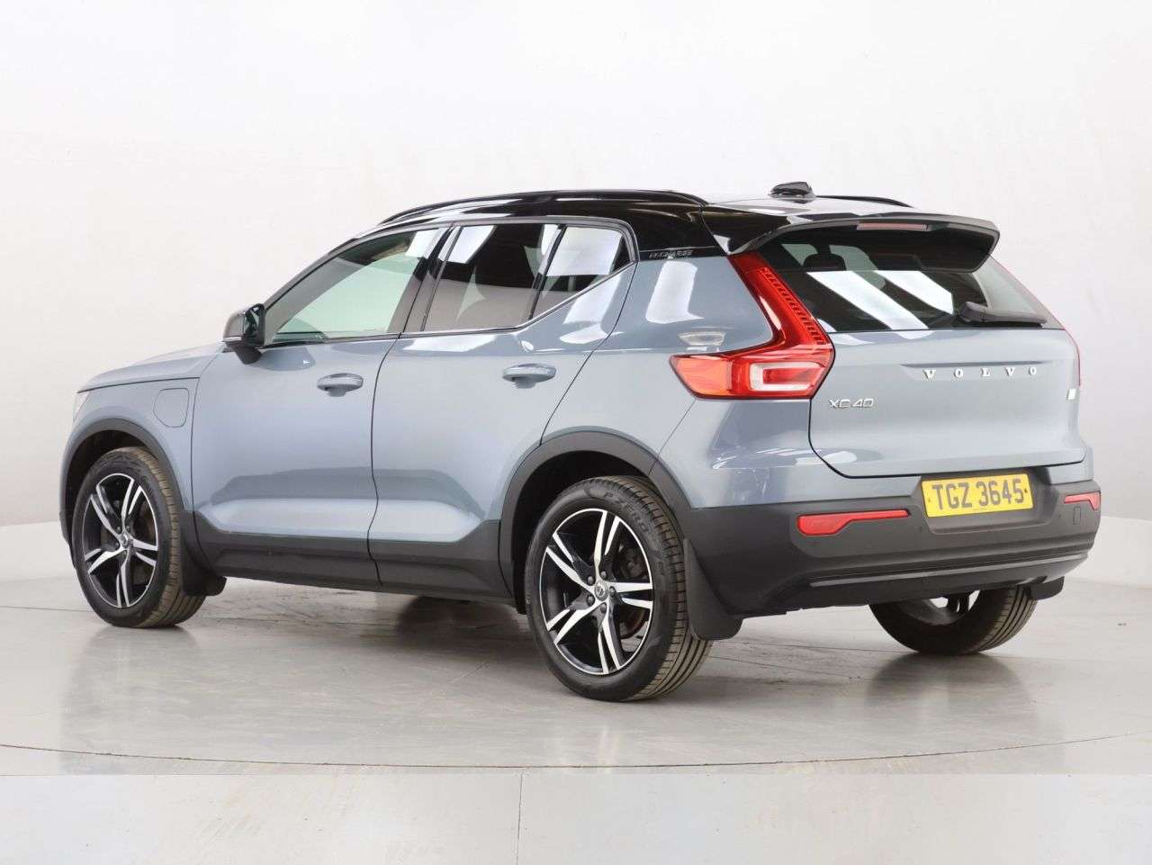 2021 VOLVO XC40 2021 VOLVO XC40
