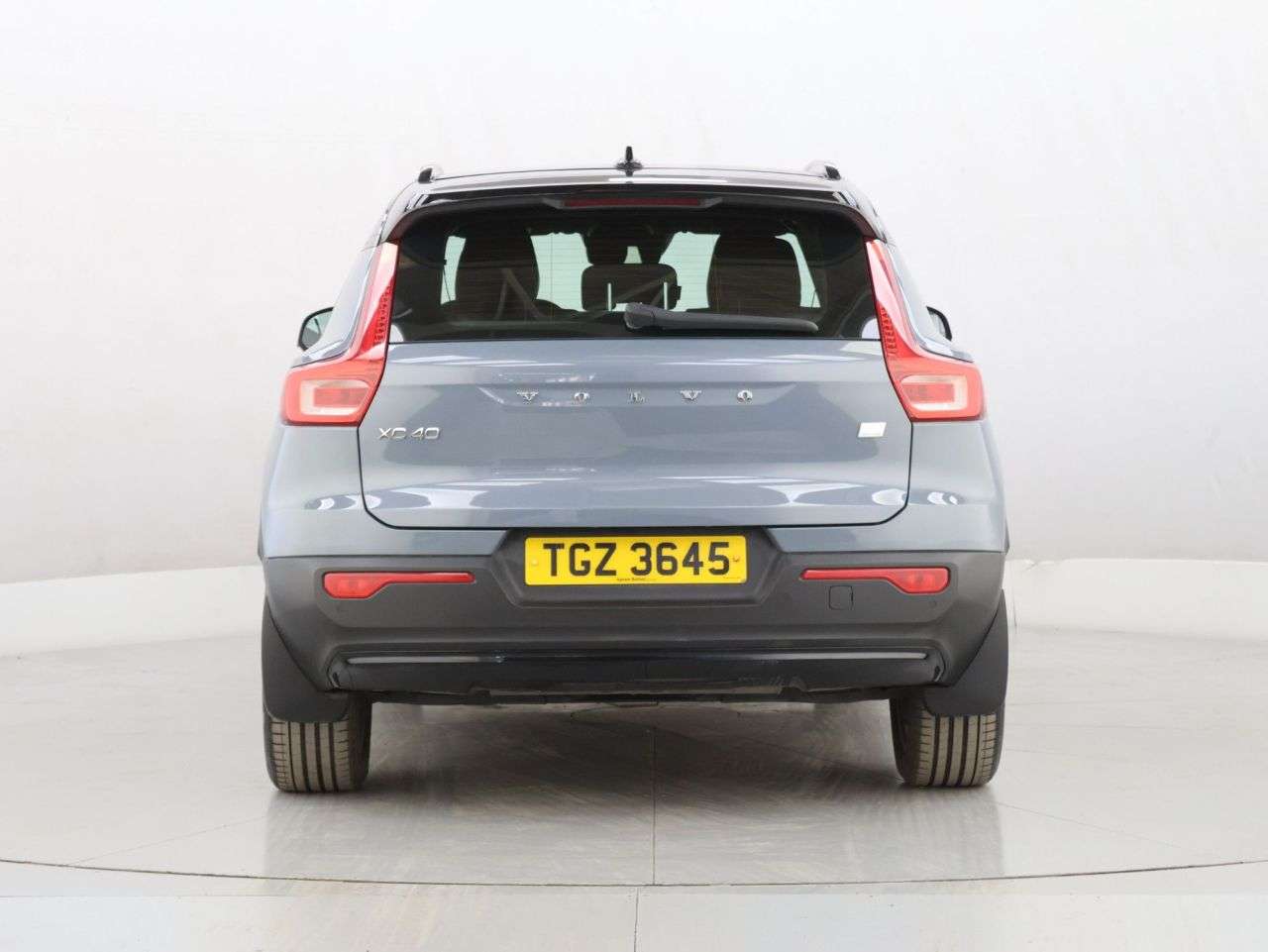 2021 VOLVO XC40 2021 VOLVO XC40