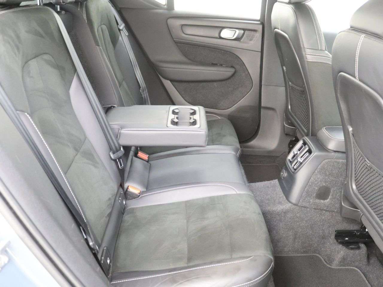 2021 VOLVO XC40 2021 VOLVO XC40