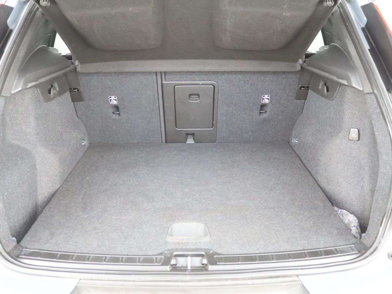 2021 VOLVO XC40 2021 VOLVO XC40