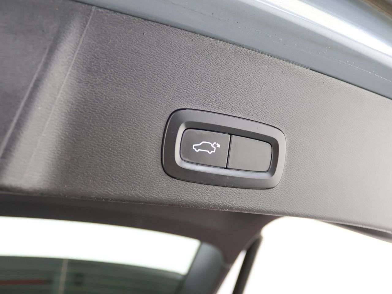 2021 VOLVO XC40 2021 VOLVO XC40