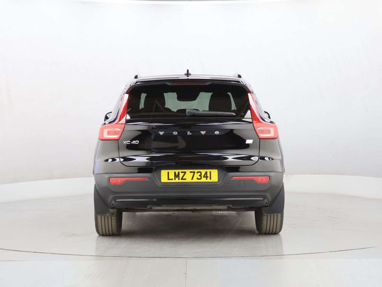2021 VOLVO XC40 2021 VOLVO XC40