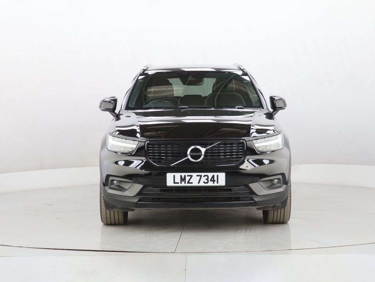 A 2021 VOLVO XC40 1.5h T4 Recharge 10.7kWh R-Design SUV 5dr Petrol Plug-in Hybrid Auto Euro 6 A 2021 VOLVO XC40 1.5h T4 Recharge 10.7kWh R-Design SUV 5dr Petrol Plug-in Hybrid Auto Euro 6