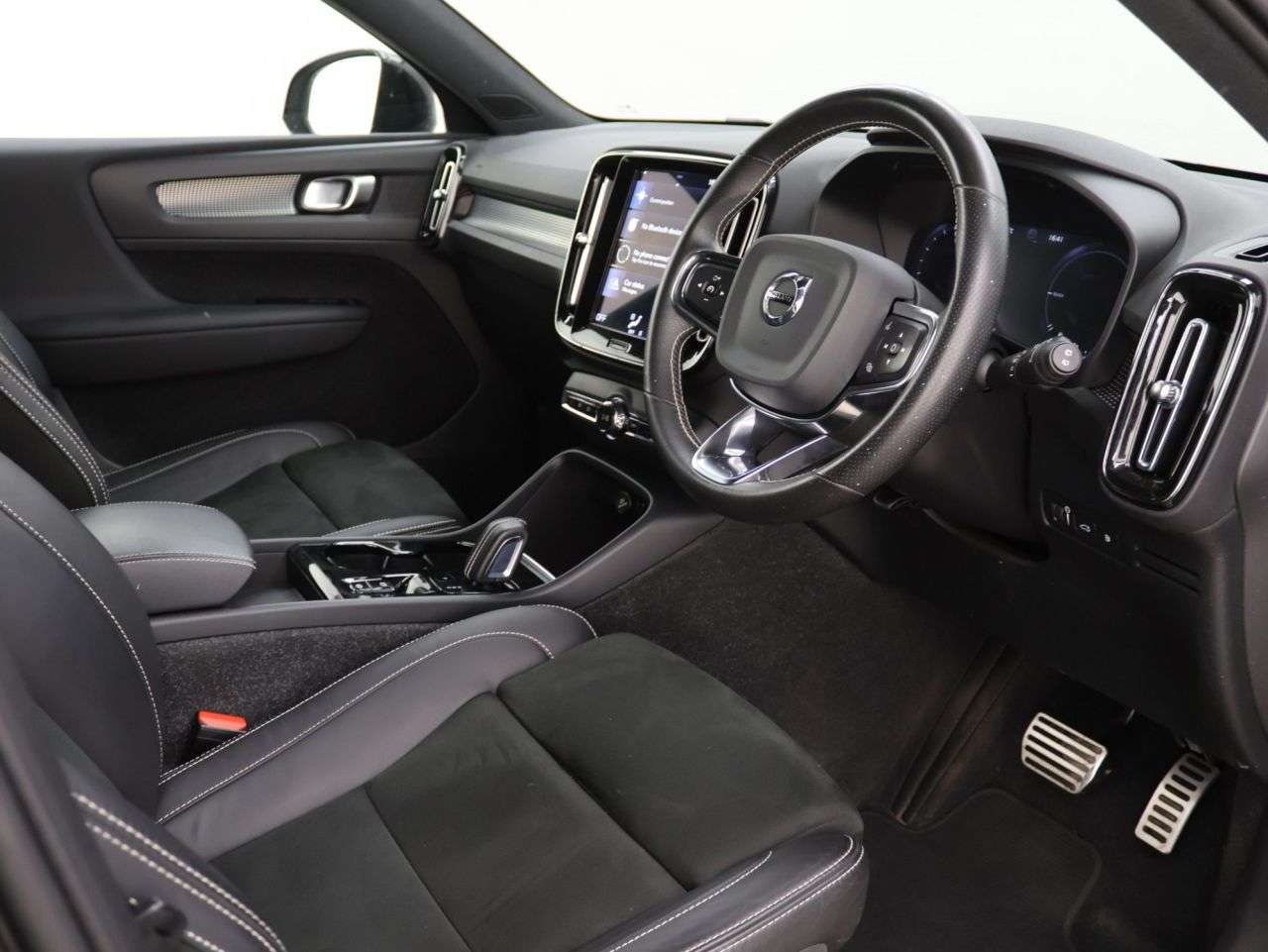 2021 VOLVO XC40 2021 VOLVO XC40
