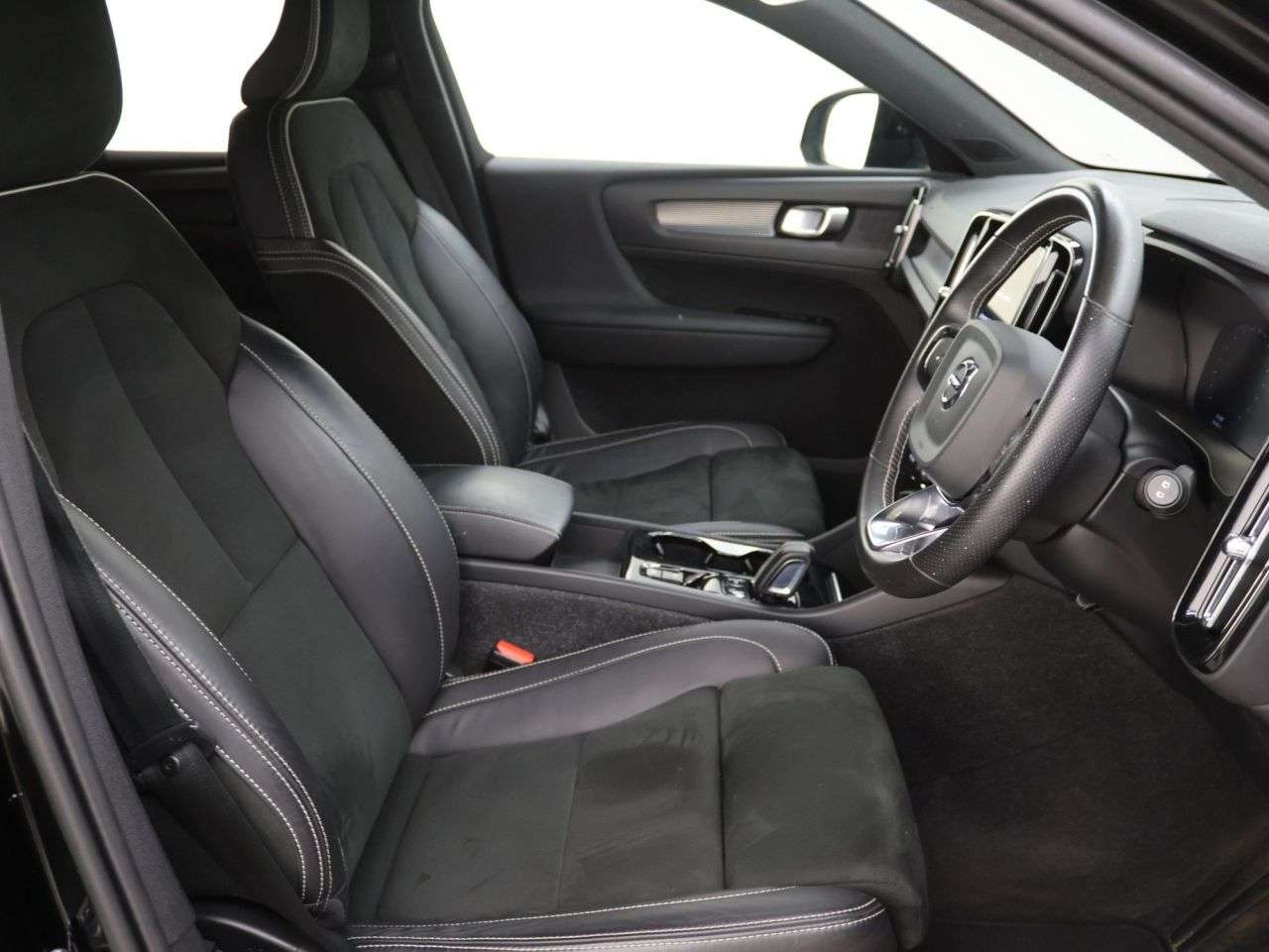2021 VOLVO XC40 2021 VOLVO XC40