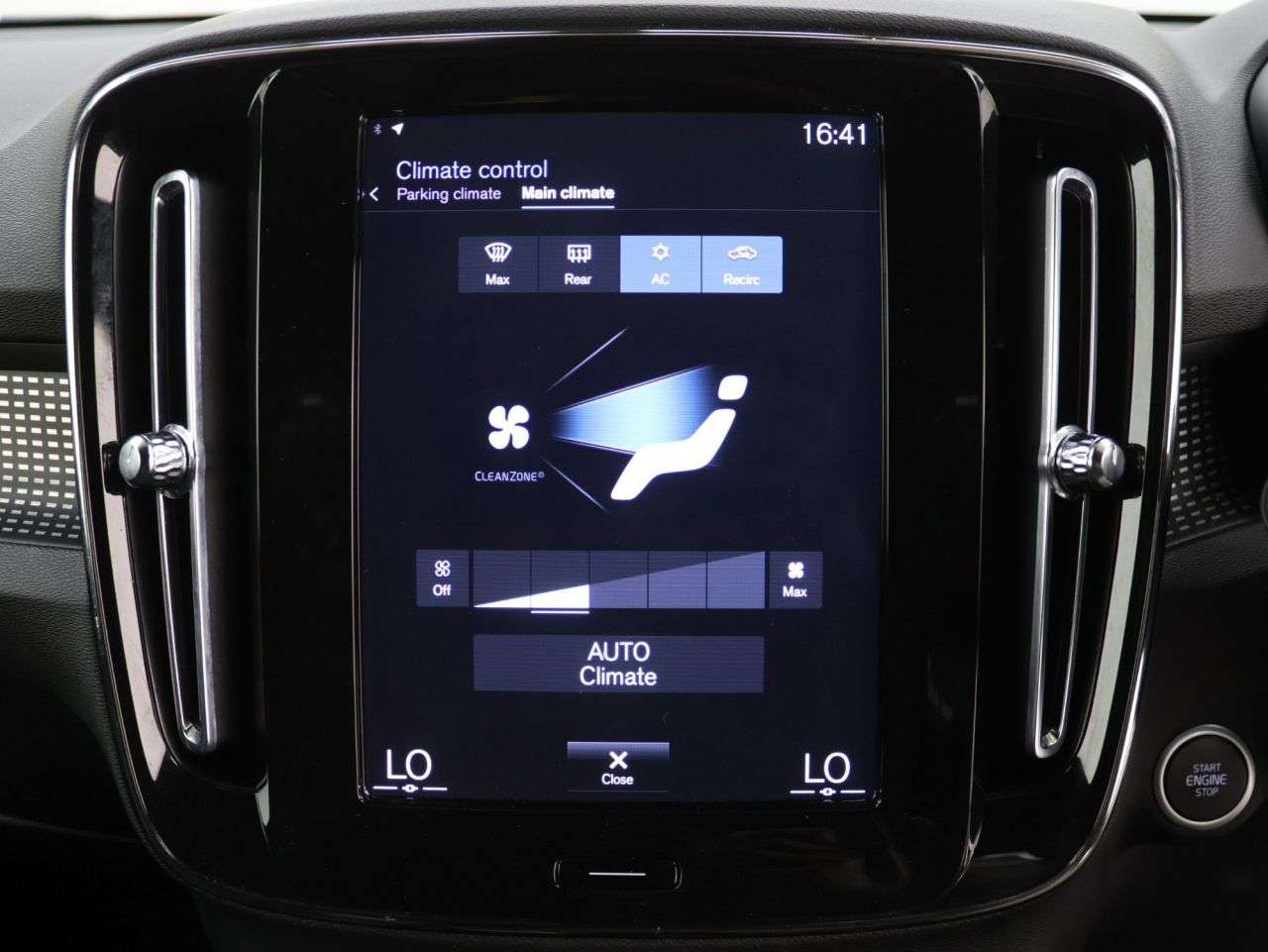 2021 VOLVO XC40 2021 VOLVO XC40