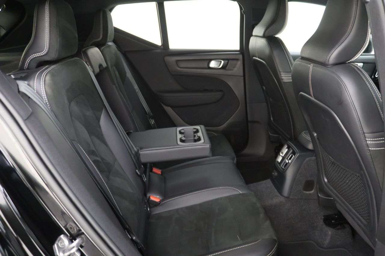 2021 VOLVO XC40 2021 VOLVO XC40