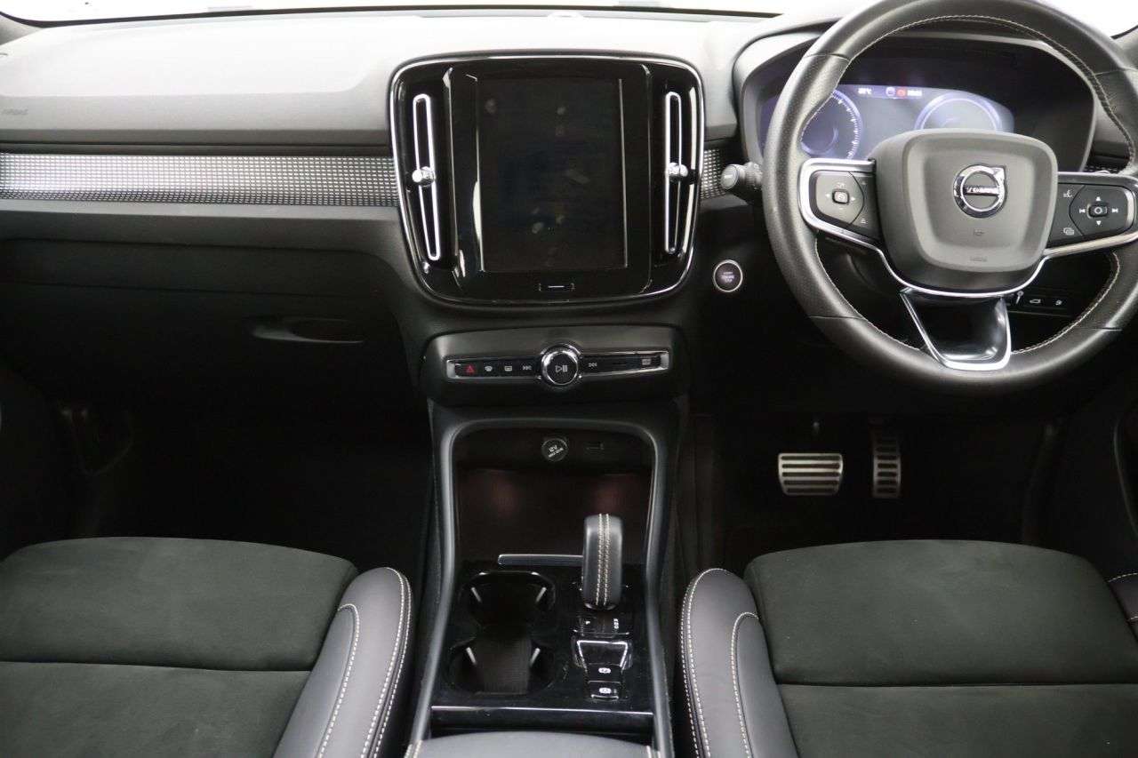 2021 VOLVO XC40 2021 VOLVO XC40