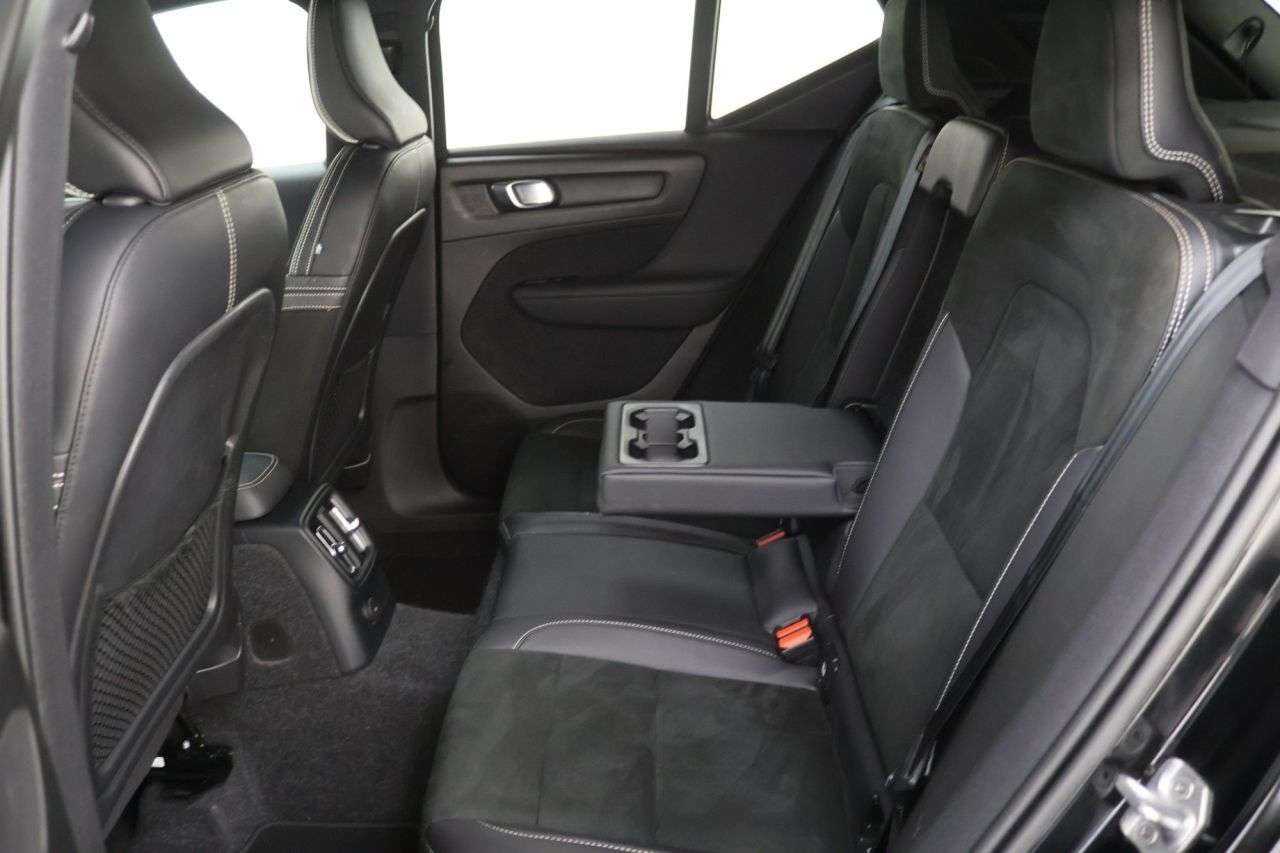 2021 VOLVO XC40 2021 VOLVO XC40