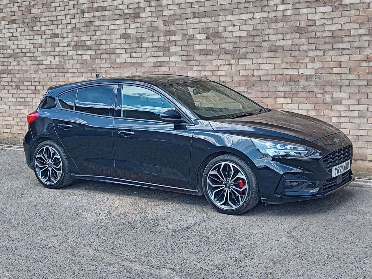 A 2021 FORD FOCUS 1.0T EcoBoost MHEV ST-Line X Edition Hatchback 5dr Petrol Manual Euro 6 (s/ A 2021 FORD FOCUS 1.0T EcoBoost MHEV ST-Line X Edition Hatchback 5dr Petrol Manual Euro 6 (s/