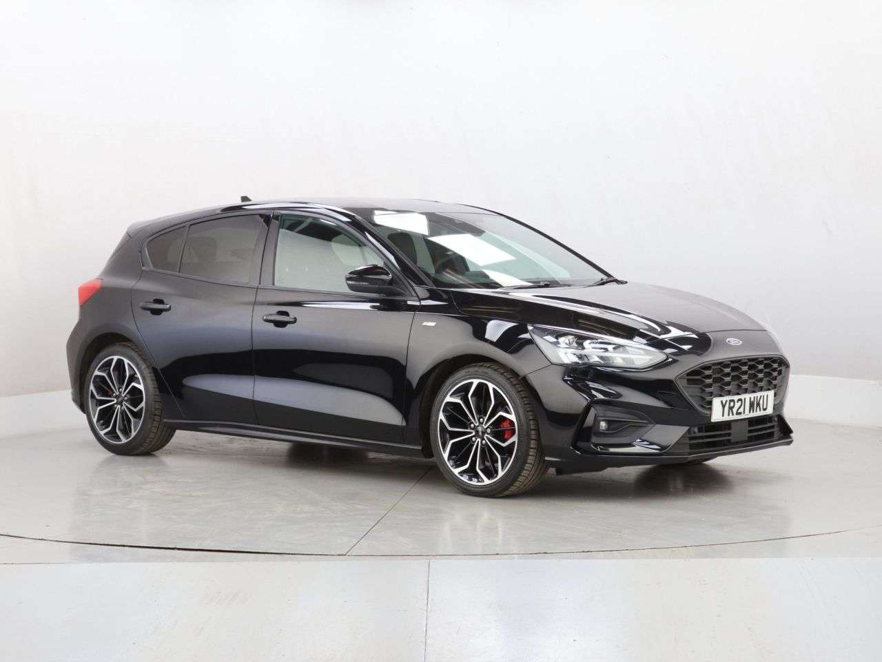 A 2021 FORD FOCUS 1.0T EcoBoost MHEV ST-Line X Edition Hatchback 5dr Petrol Manual Euro 6 (s/ A 2021 FORD FOCUS 1.0T EcoBoost MHEV ST-Line X Edition Hatchback 5dr Petrol Manual Euro 6 (s/