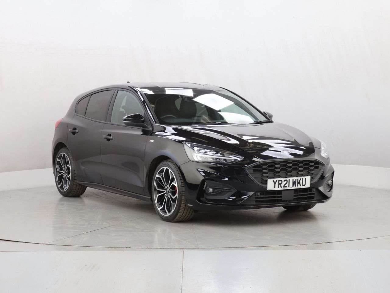 A 2021 FORD FOCUS 1.0T EcoBoost MHEV ST-Line X Edition Hatchback 5dr Petrol Manual Euro 6 (s/ A 2021 FORD FOCUS 1.0T EcoBoost MHEV ST-Line X Edition Hatchback 5dr Petrol Manual Euro 6 (s/