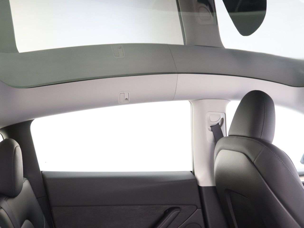 A 2022 TESLA MODEL Y (Dual Motor) Long Range SUV 5dr Electric Auto 4WDE (384 bhp) A 2022 TESLA MODEL Y (Dual Motor) Long Range SUV 5dr Electric Auto 4WDE (384 bhp)