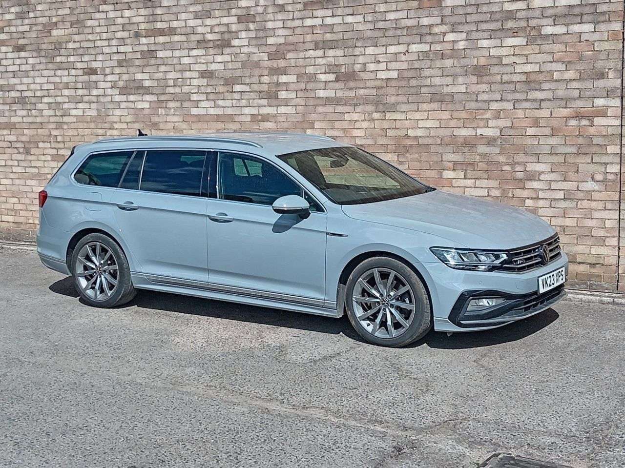 A 2023 VOLKSWAGEN PASSAT 1.5 TSI EVO R-Line Estate 5dr Petrol DSG Euro 6 (s/s) (150 ps) A 2023 VOLKSWAGEN PASSAT 1.5 TSI EVO R-Line Estate 5dr Petrol DSG Euro 6 (s/s) (150 ps)