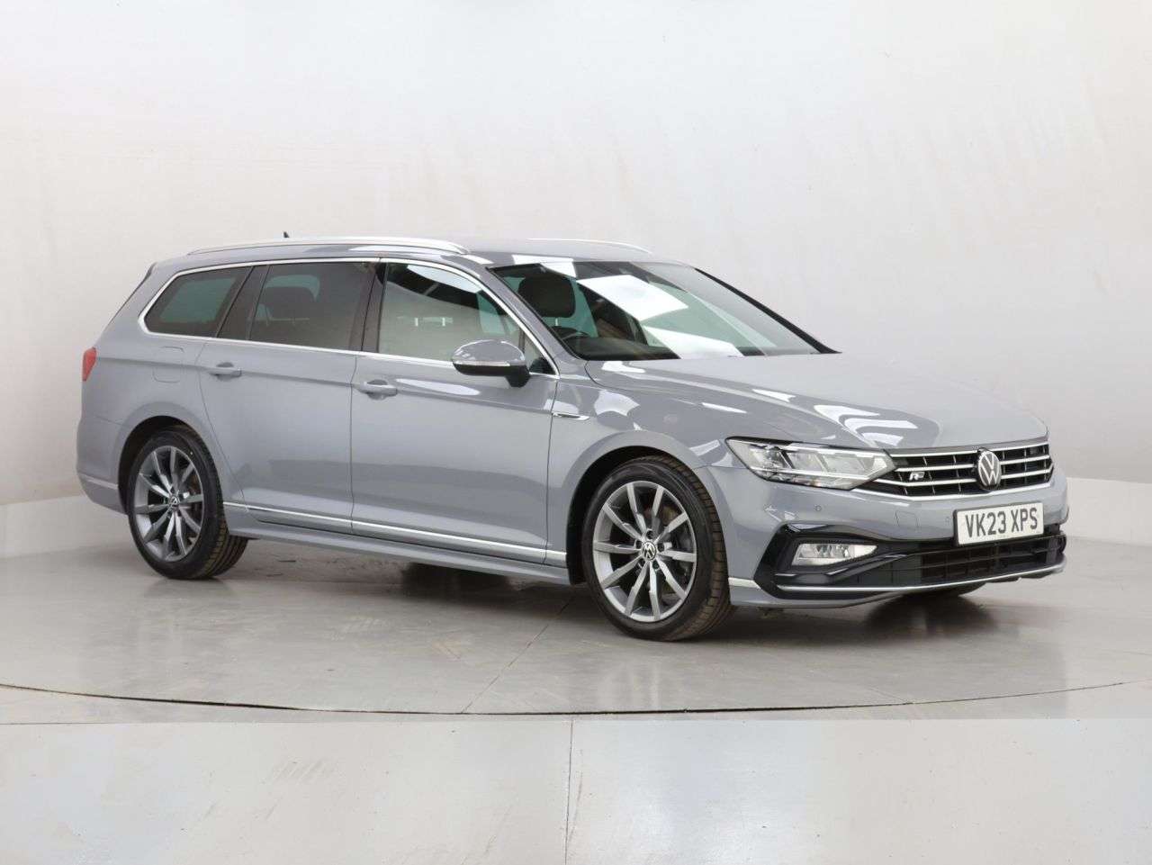 A 2023 VOLKSWAGEN PASSAT 1.5 TSI EVO R-Line Estate 5dr Petrol DSG Euro 6 (s/s) (150 ps) A 2023 VOLKSWAGEN PASSAT 1.5 TSI EVO R-Line Estate 5dr Petrol DSG Euro 6 (s/s) (150 ps)