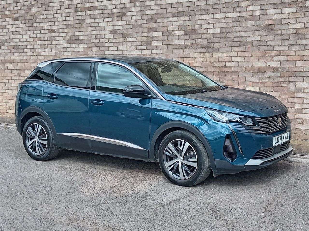 A 2022 PEUGEOT 3008 1.6 13.2kWh Allure SUV 5dr Petrol Plug-in Hybrid e-EAT Euro 6 (s/s) (225 ps A 2022 PEUGEOT 3008 1.6 13.2kWh Allure SUV 5dr Petrol Plug-in Hybrid e-EAT Euro 6 (s/s) (225 ps