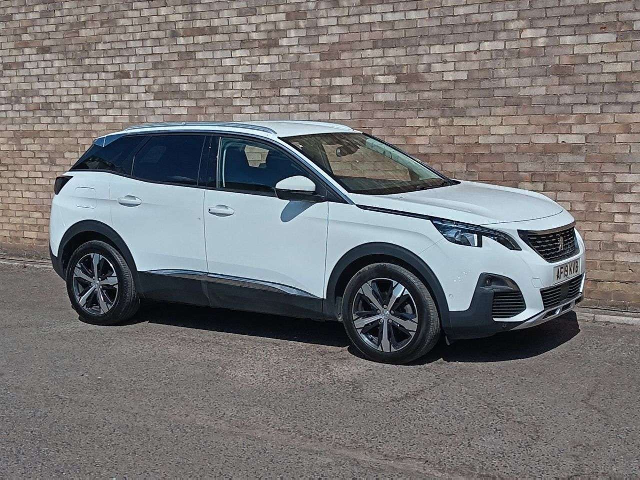 A 2019 PEUGEOT 3008 PURETECH S/S ALLURE A 2019 PEUGEOT 3008 PURETECH S/S ALLURE