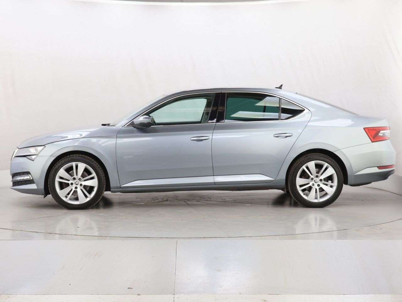 2021 SKODA SUPERB 2021 SKODA SUPERB