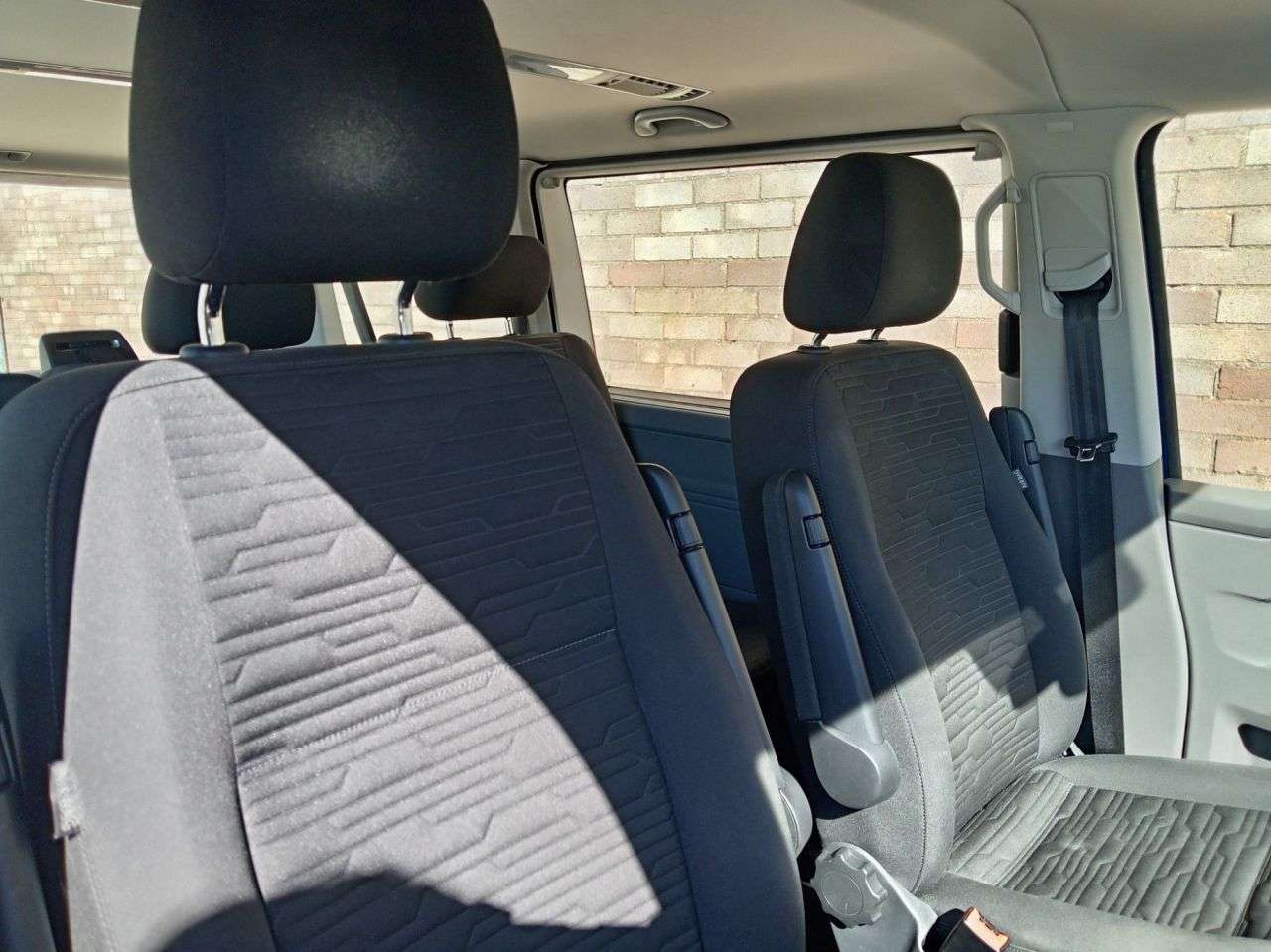 2021 VOLKSWAGEN TRANSPORTER SHUTTLE 2021 VOLKSWAGEN TRANSPORTER SHUTTLE
