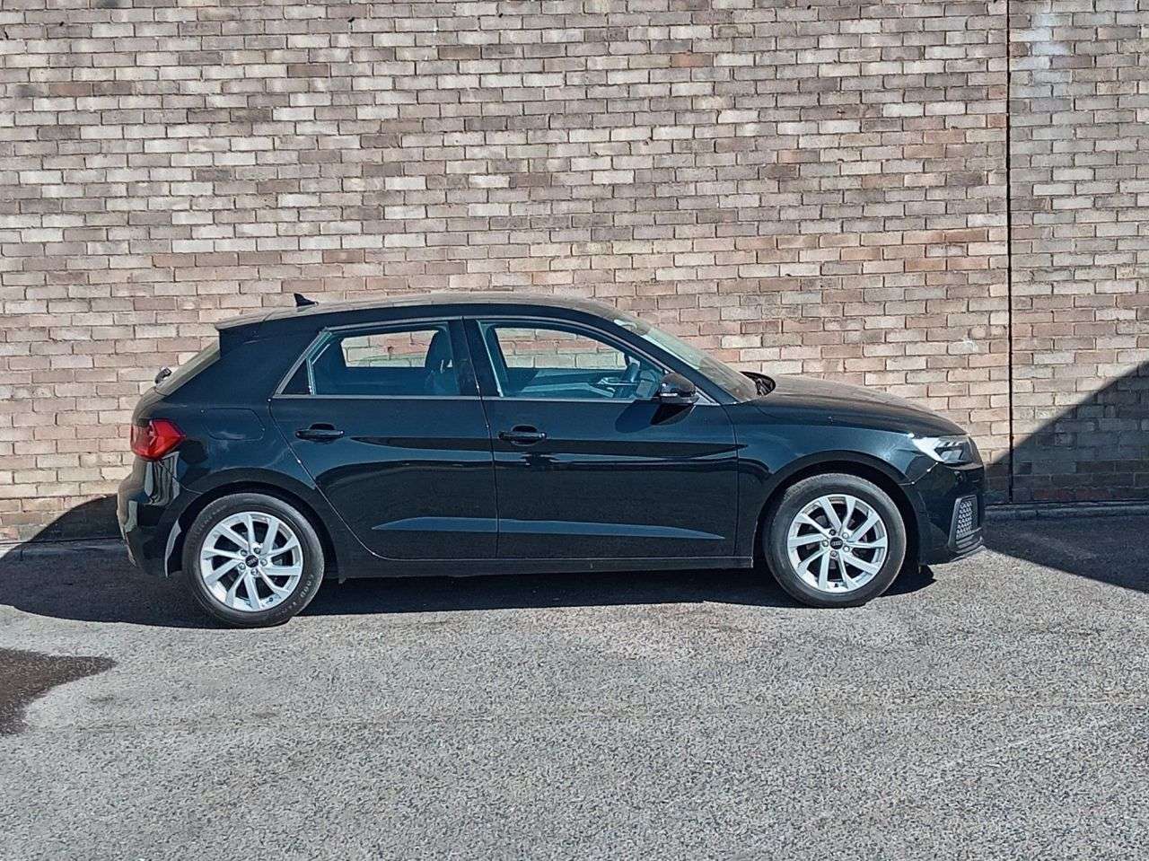 A 2024 AUDI A1 1.0 TFSI 25 Sport Sportback 5dr Petrol Manual Euro 6 (s/s) (95 ps) A 2024 AUDI A1 1.0 TFSI 25 Sport Sportback 5dr Petrol Manual Euro 6 (s/s) (95 ps)