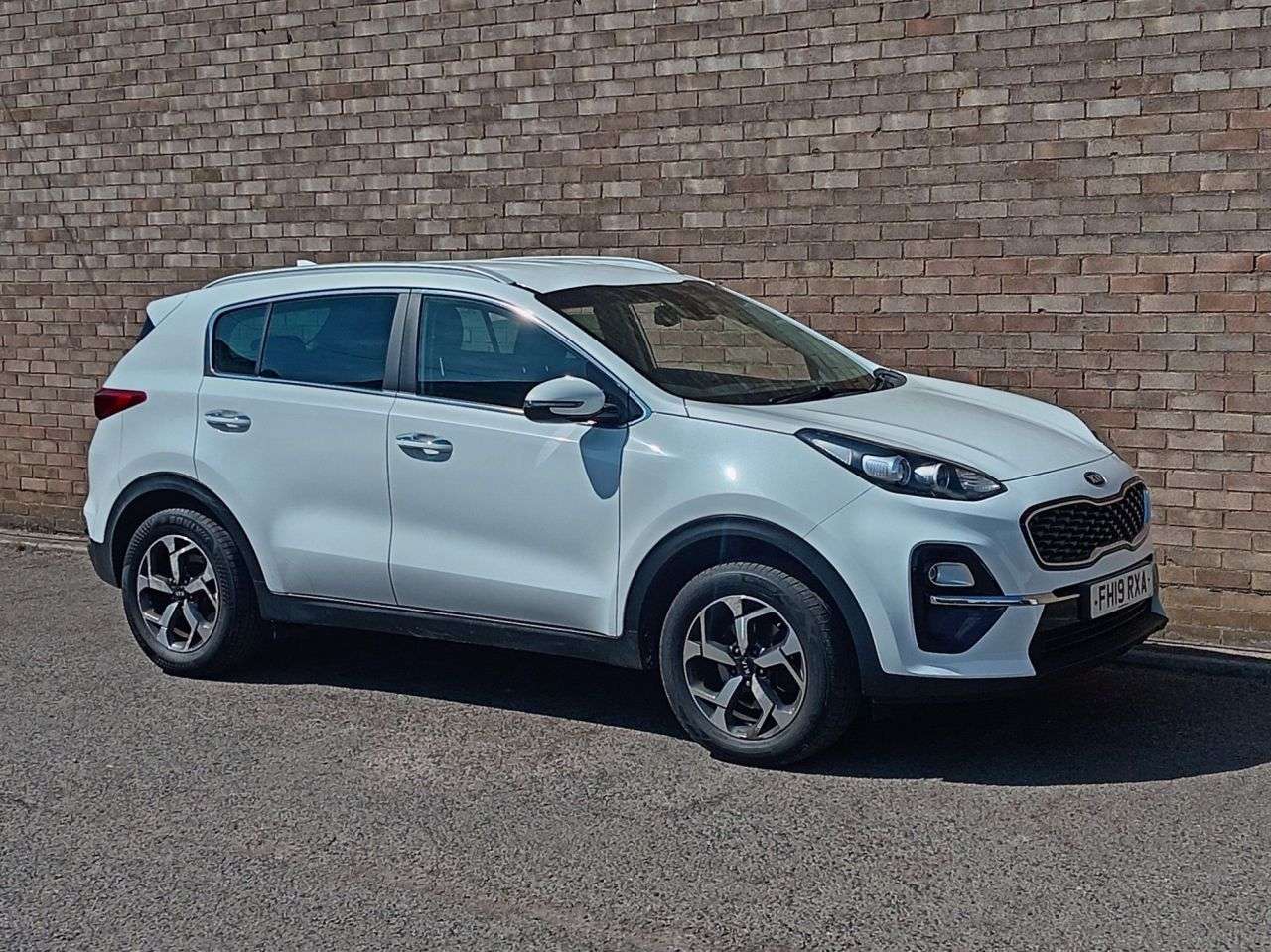 A 2019 KIA SPORTAGE 1.6 GDi 2 SUV 5dr Petrol Manual Euro 6 (s/s) (130 bhp) A 2019 KIA SPORTAGE 1.6 GDi 2 SUV 5dr Petrol Manual Euro 6 (s/s) (130 bhp)