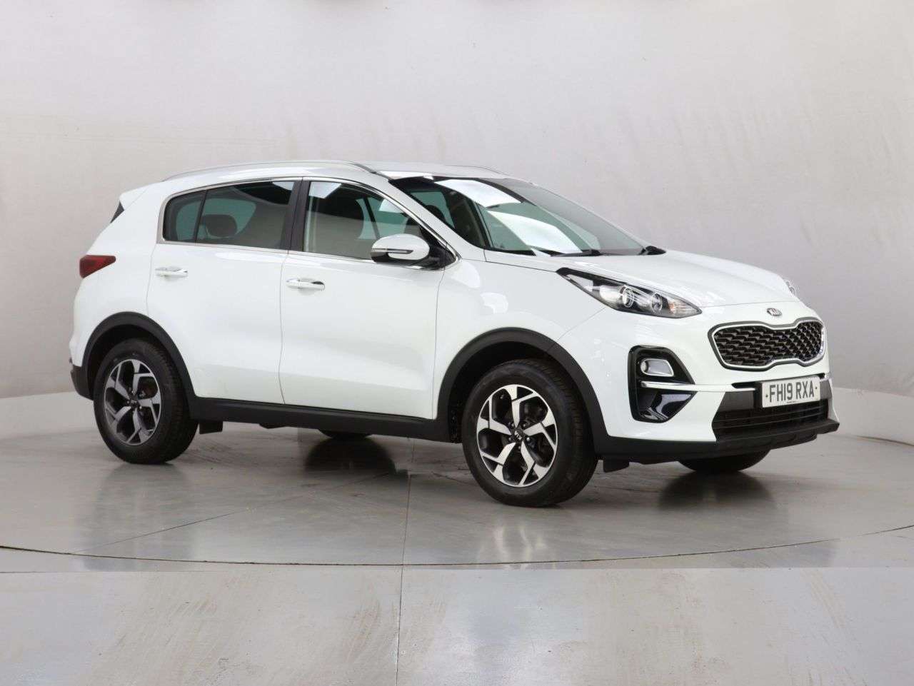A 2019 KIA SPORTAGE 1.6 GDi 2 SUV 5dr Petrol Manual Euro 6 (s/s) (130 bhp) A 2019 KIA SPORTAGE 1.6 GDi 2 SUV 5dr Petrol Manual Euro 6 (s/s) (130 bhp)