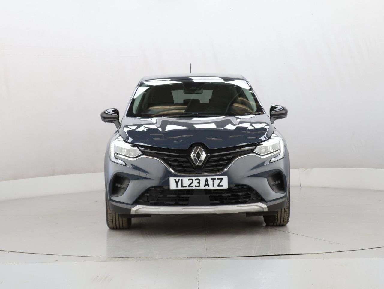 A 2023 RENAULT CAPTUR 1.6 E-TECH evolution SUV 5dr Petrol Hybrid Auto Euro 6 (s/s) (145 ps) A 2023 RENAULT CAPTUR 1.6 E-TECH evolution SUV 5dr Petrol Hybrid Auto Euro 6 (s/s) (145 ps)