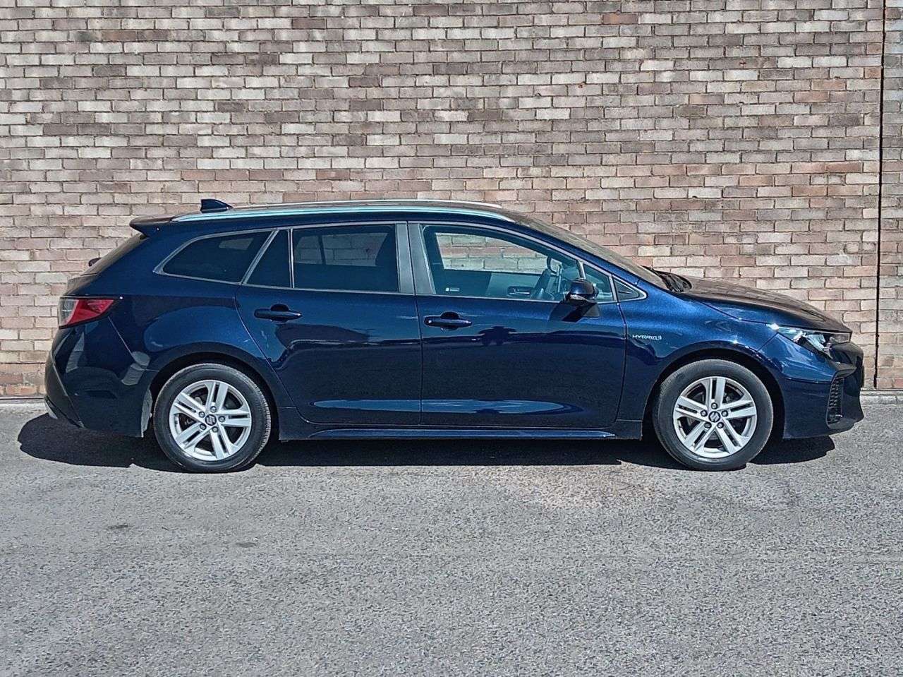 A 2023 SUZUKI SWACE 1.8h Motion Estate 5dr Petrol Hybrid CVT Euro 6 (s/s) (140 ps) A 2023 SUZUKI SWACE 1.8h Motion Estate 5dr Petrol Hybrid CVT Euro 6 (s/s) (140 ps)