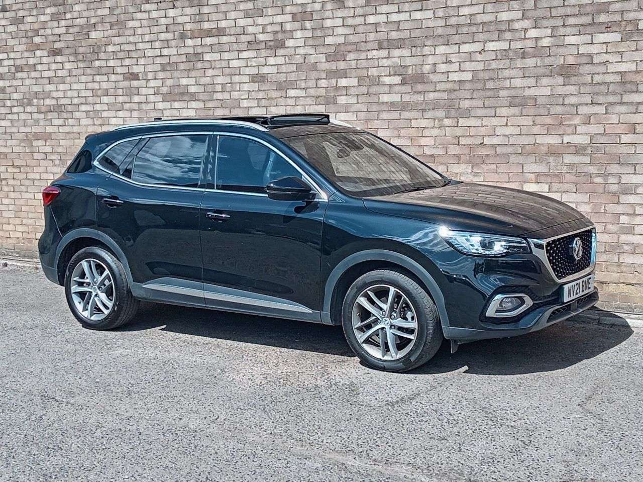 A 2021 MG MG HS 1.5 T-GDI Exclusive SUV 5dr Petrol DCT Euro 6 (s/s) (162 ps) A 2021 MG MG HS 1.5 T-GDI Exclusive SUV 5dr Petrol DCT Euro 6 (s/s) (162 ps)