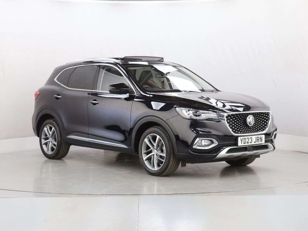 A 2023 MG MG HS 1.5 T-GDI Exclusive SUV 5dr Petrol DCT Euro 6 (s/s) (162 ps) A 2023 MG MG HS 1.5 T-GDI Exclusive SUV 5dr Petrol DCT Euro 6 (s/s) (162 ps)