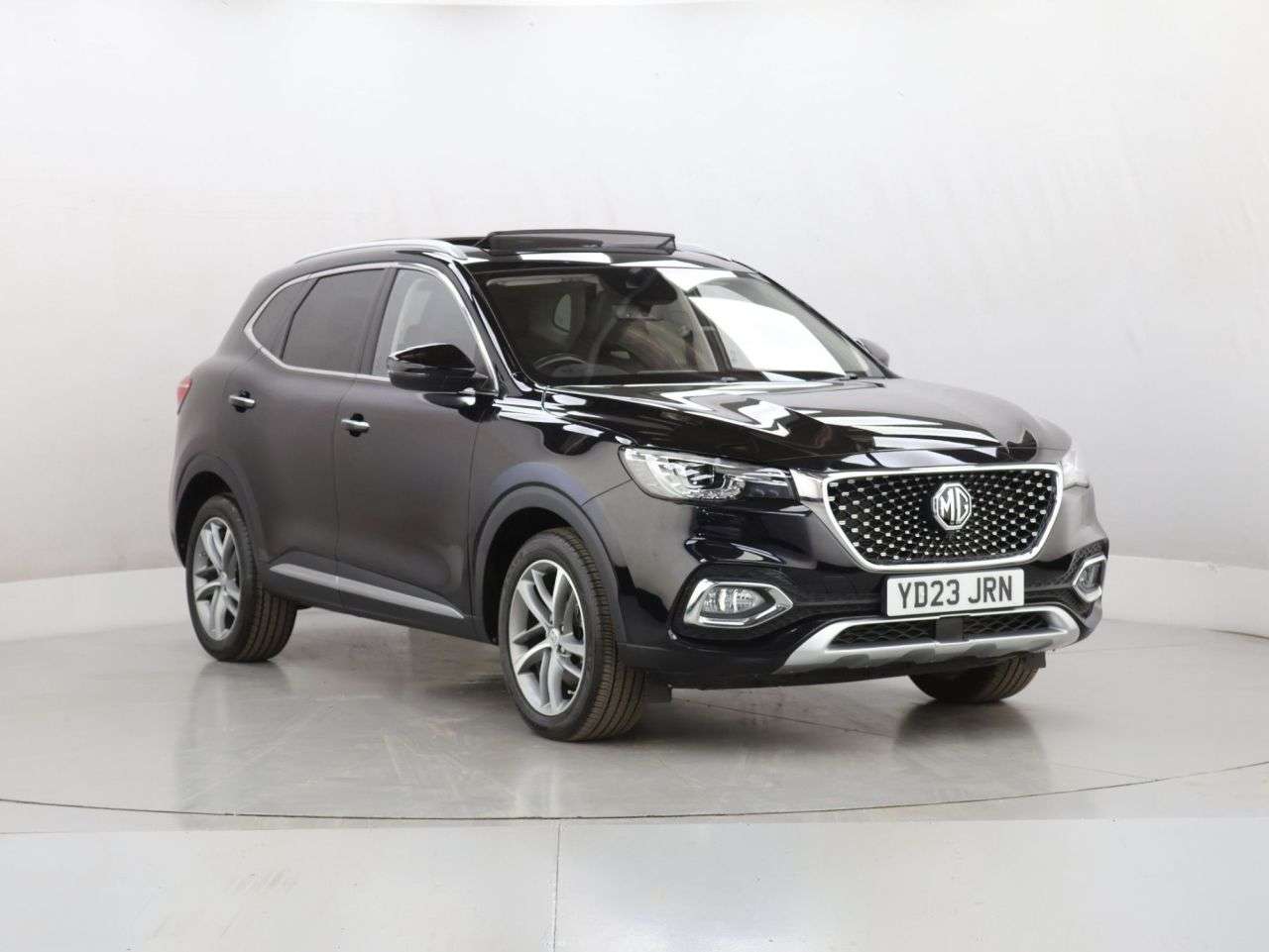 A 2023 MG MG HS 1.5 T-GDI Exclusive SUV 5dr Petrol DCT Euro 6 (s/s) (162 ps) A 2023 MG MG HS 1.5 T-GDI Exclusive SUV 5dr Petrol DCT Euro 6 (s/s) (162 ps)