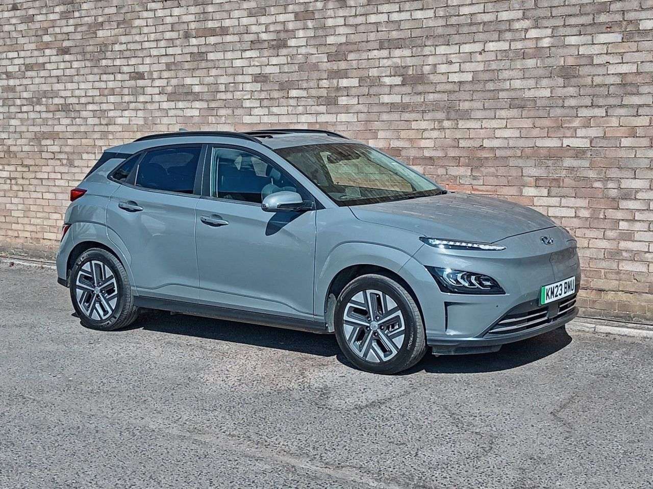 A 2023 HYUNDAI KONA 64kWh Ultimate SUV 5dr Electric Auto (10.5kW Charger) (204 ps) A 2023 HYUNDAI KONA 64kWh Ultimate SUV 5dr Electric Auto (10.5kW Charger) (204 ps)