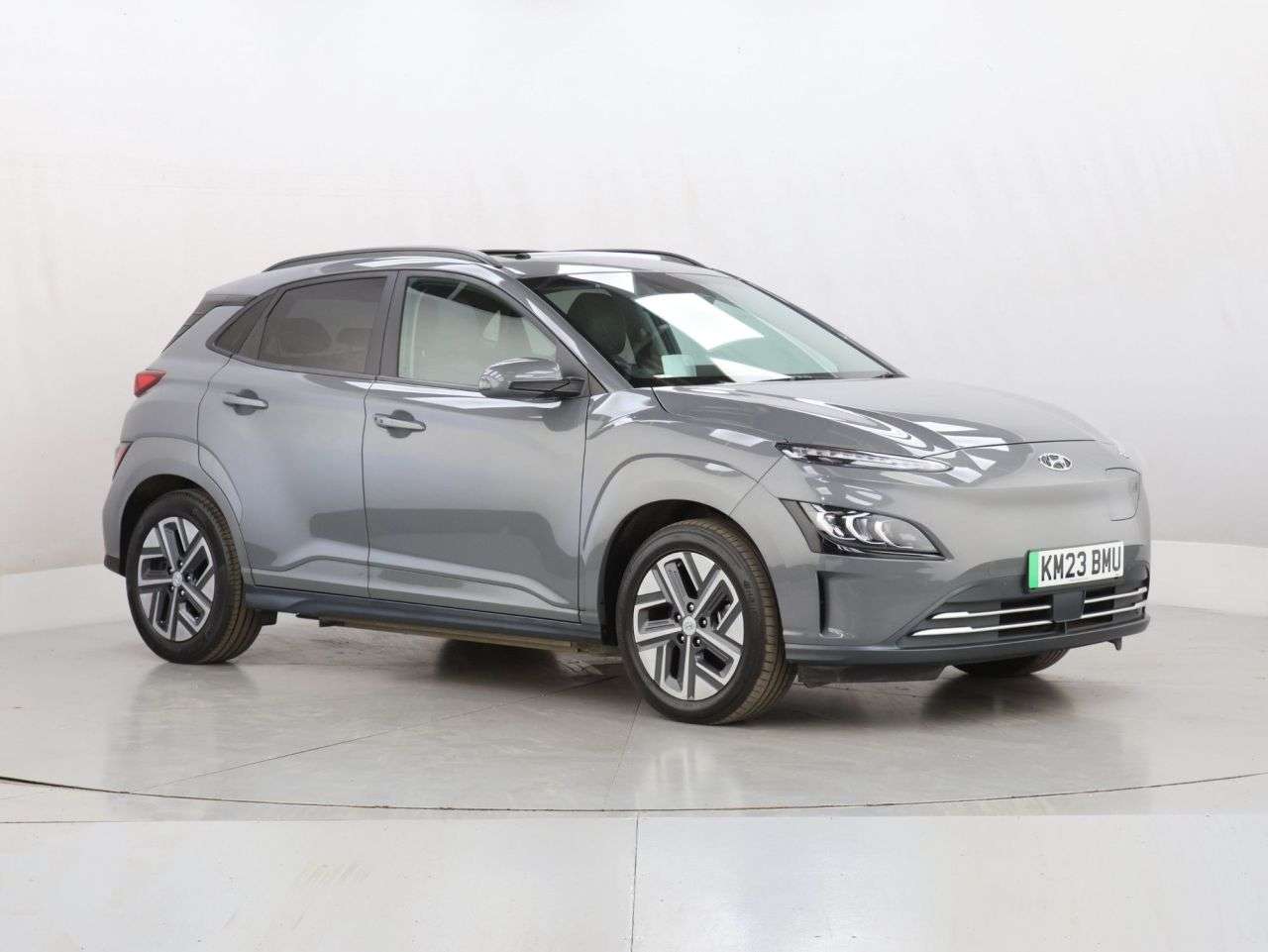 A 2023 HYUNDAI KONA 64kWh Ultimate SUV 5dr Electric Auto (10.5kW Charger) (204 ps) A 2023 HYUNDAI KONA 64kWh Ultimate SUV 5dr Electric Auto (10.5kW Charger) (204 ps)