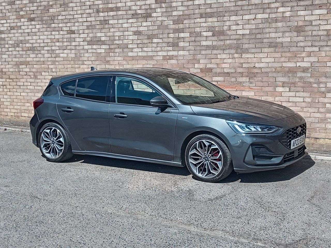 A 2023 FORD FOCUS 1.0T EcoBoost MHEV ST-Line X Hatchback 5dr Petrol Hybrid DCT Euro 6 (s/s) ( A 2023 FORD FOCUS 1.0T EcoBoost MHEV ST-Line X Hatchback 5dr Petrol Hybrid DCT Euro 6 (s/s) (